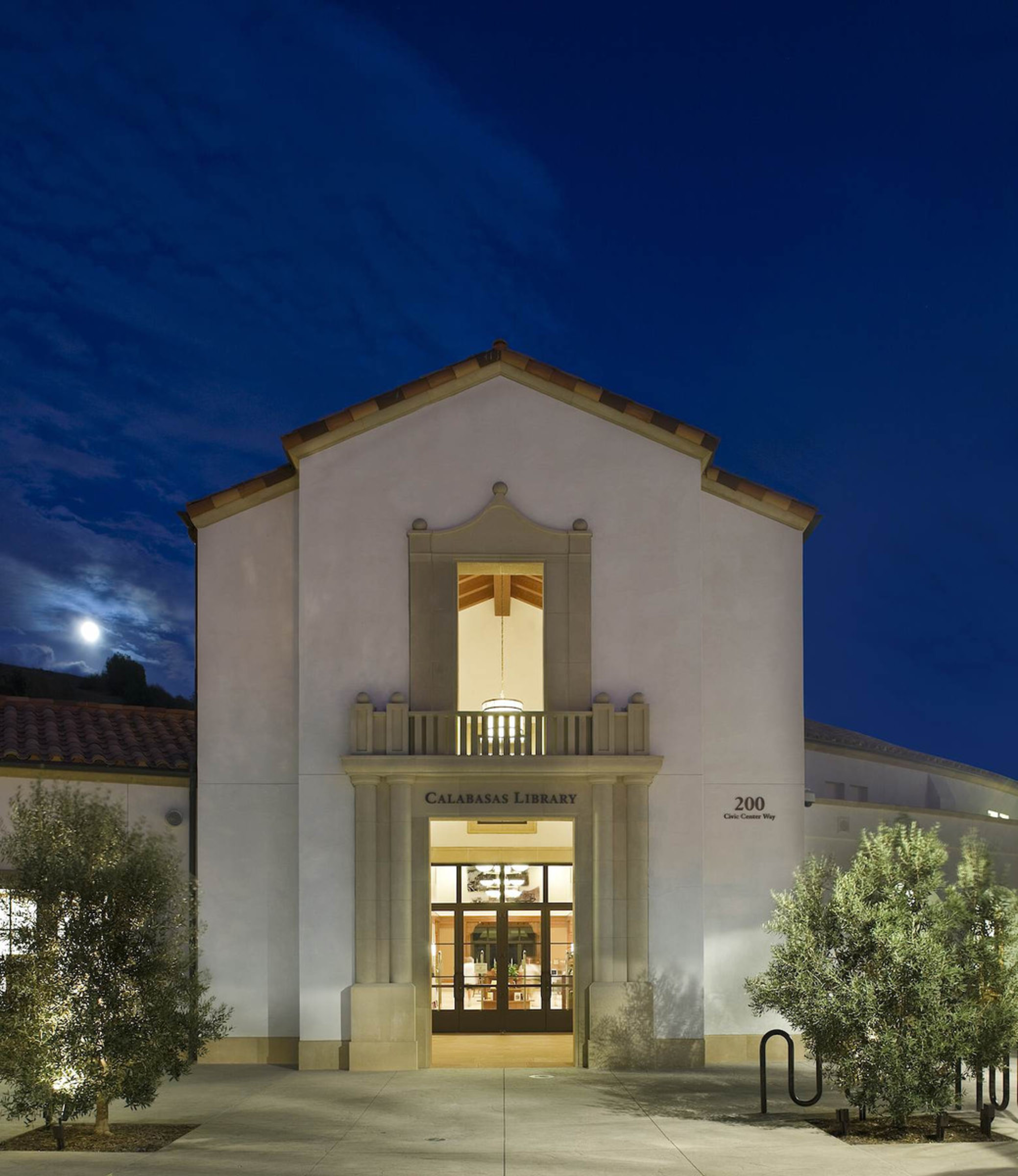 Calabasas Civic   Library Entrance Twilight